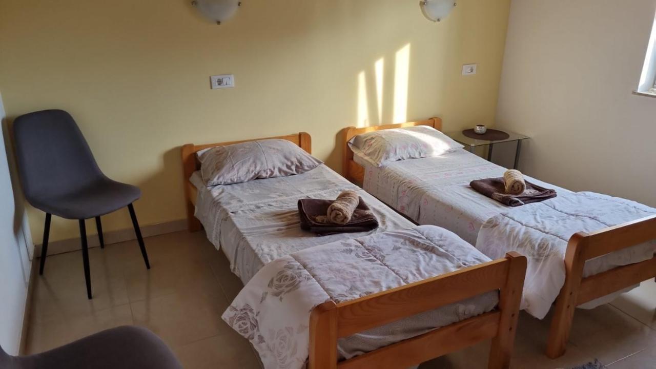 Sobe Anja Guest House Brtonigla Luaran gambar