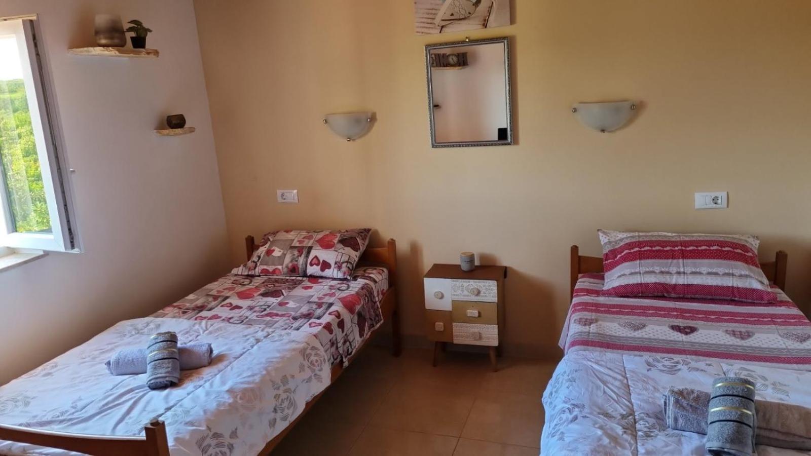 Sobe Anja Guest House Brtonigla Luaran gambar